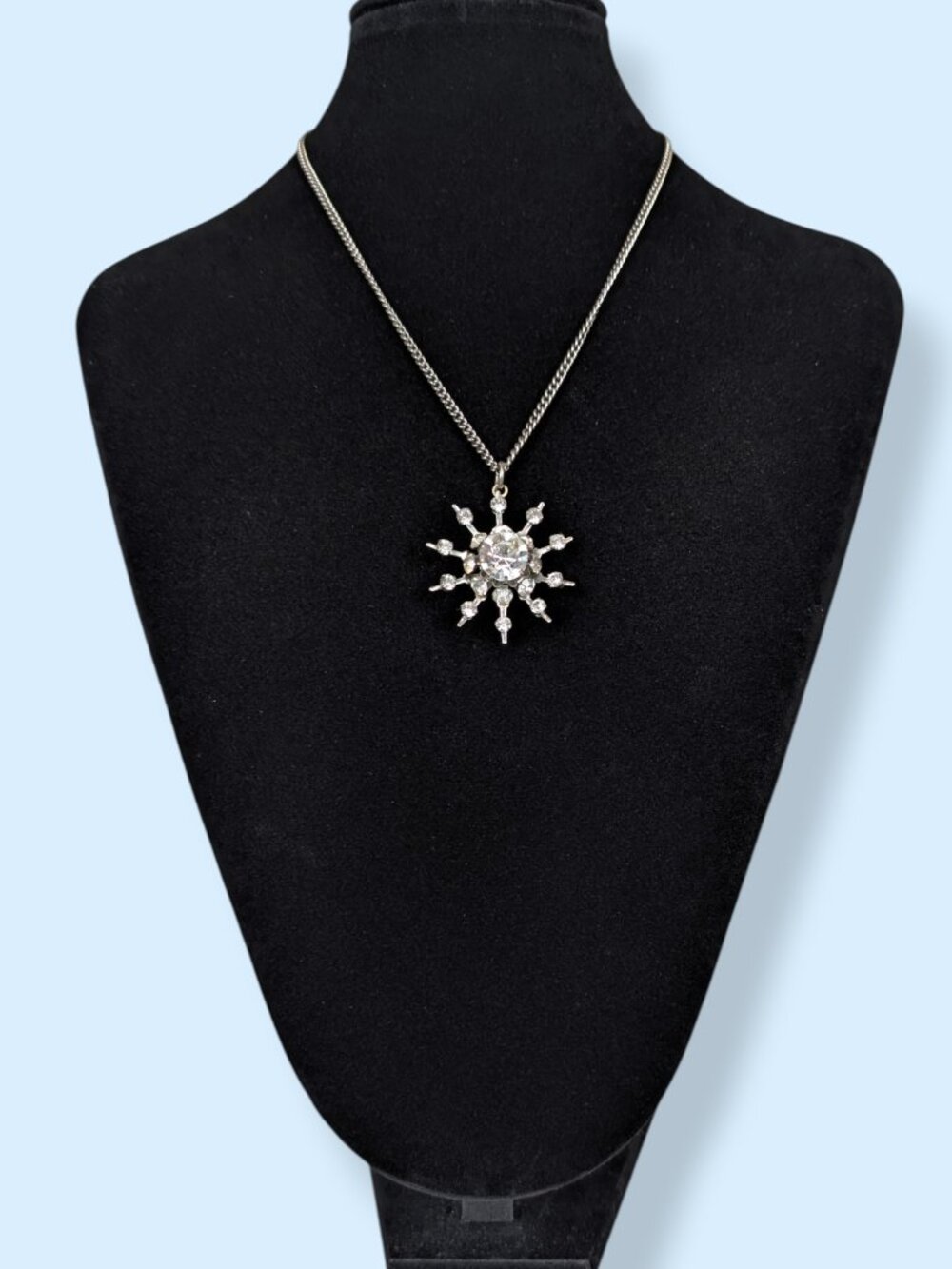 V. White Rhinestone Starburst Pendant Necklace - Picture 2 of 6